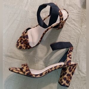🆕Comfort EST. 1946 Leopard Print Fabric High Heels Women's Size 11